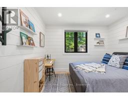 415 WELLINGTON STREET - 28