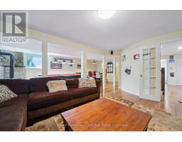 35 MONTICELLO CRESCENT - 33