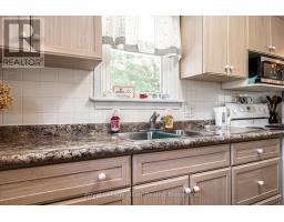 185 STRACHAN STREET - 25