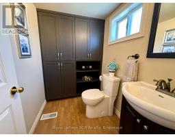 35 ELLEN STREET - 14