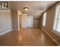35 ELLEN STREET - 16