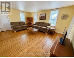 35 ELLEN STREET - 9