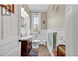 14 ELGIN AVENUE E - 16