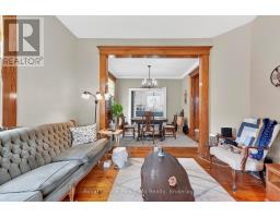 14 ELGIN AVENUE E - 8