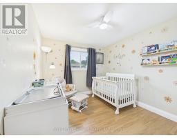 453 ELGIN STREET - 13