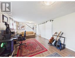 453 ELGIN STREET - 16