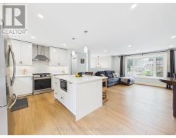 453 ELGIN STREET - 6