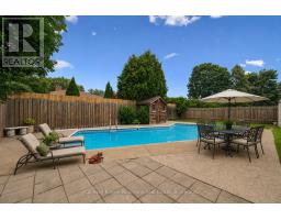 195 VICTORIA ROAD N - 37