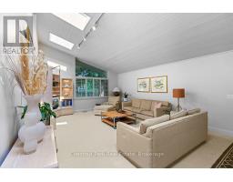 403123 GREY 4 ROAD - 18