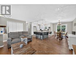 220 GREENWOOD DRIVE - 10