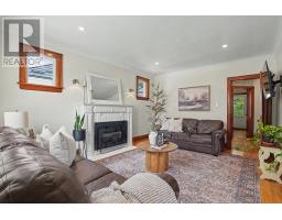 15 ELGIN STREET N - 6