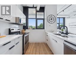 218 - 120 HURON STREET - 15