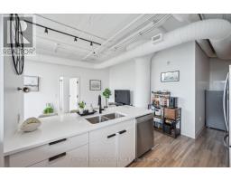 218 - 120 HURON STREET - 17