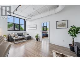 218 - 120 HURON STREET - 18
