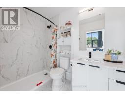 218 - 120 HURON STREET - 24