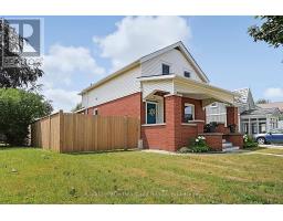 114 ELGIN AVENUE E - 3