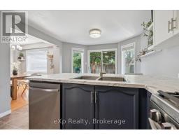 296 TAIT CRESCENT - 17