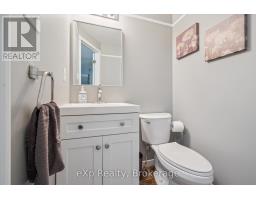 296 TAIT CRESCENT - 20