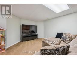 296 TAIT CRESCENT - 32
