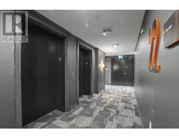 2214 - 15 WELLINGTON STREET - 10
