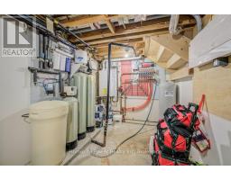 1077 QUEEN STREET - 22
