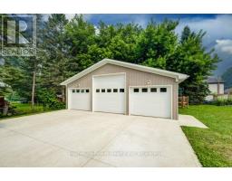 1077 QUEEN STREET - 36