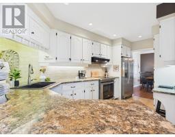 422 PENETANGORE ROW - 16