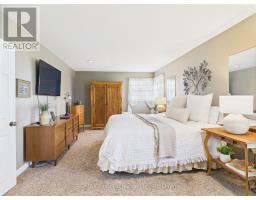 422 PENETANGORE ROW - 23