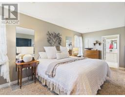 422 PENETANGORE ROW - 24