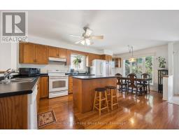 28 PEGLAR CRESCENT - 13