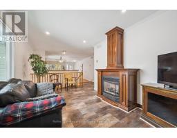 28 PEGLAR CRESCENT - 16