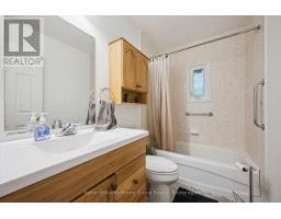 28 PEGLAR CRESCENT - 21