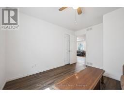 28 PEGLAR CRESCENT - 23