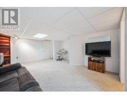 28 PEGLAR CRESCENT - 26
