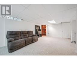 28 PEGLAR CRESCENT - 27