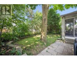 28 PEGLAR CRESCENT - 32