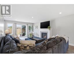 72 HALLS DRIVE - 18