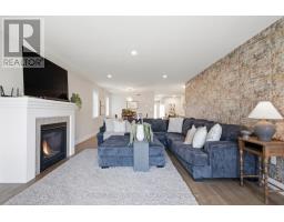 72 HALLS DRIVE - 22