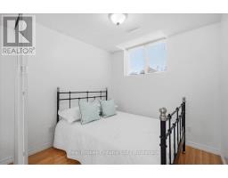 12 CASTLEBURY DRIVE - 31