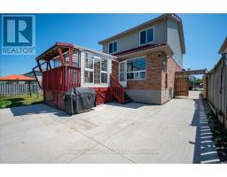 12 CASTLEBURY DRIVE - 36