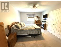 17 ARMSTRONG CRESCENT - 13