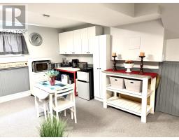 17 ARMSTRONG CRESCENT - 21