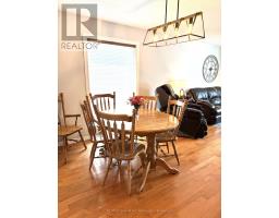 17 ARMSTRONG CRESCENT - 8