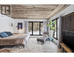 194552 13 GREY ROAD - 13