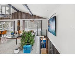 194552 13 GREY ROAD - 16