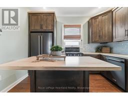 5 BRITANNIA ROAD W - 19