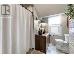 5 BRITANNIA ROAD W - 22