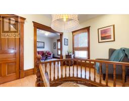 5 BRITANNIA ROAD W - 32