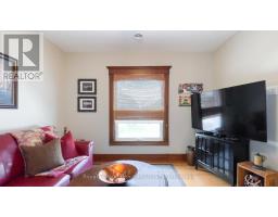 5 BRITANNIA ROAD W - 35