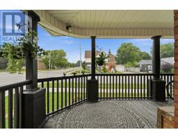 5 BRITANNIA ROAD W - 5